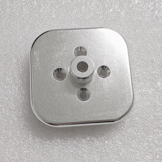 Custom aluminum precision component manufactured by Maisi Precision.