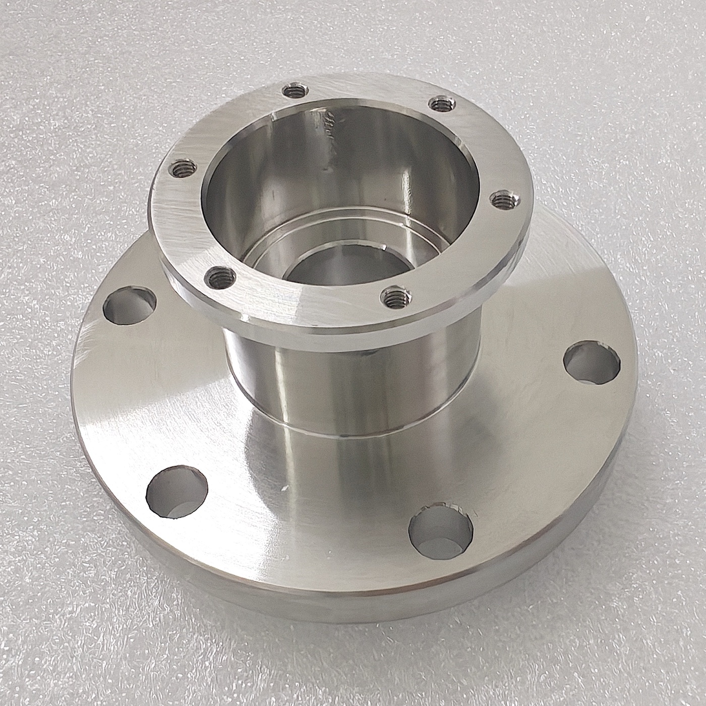 Stainless steel precision flanged housing